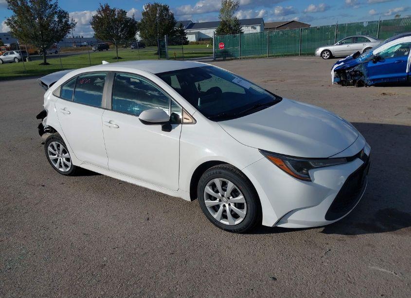 2020 Toyota Corolla LE (VIN 5YFEPRAEXLP064122) main photo