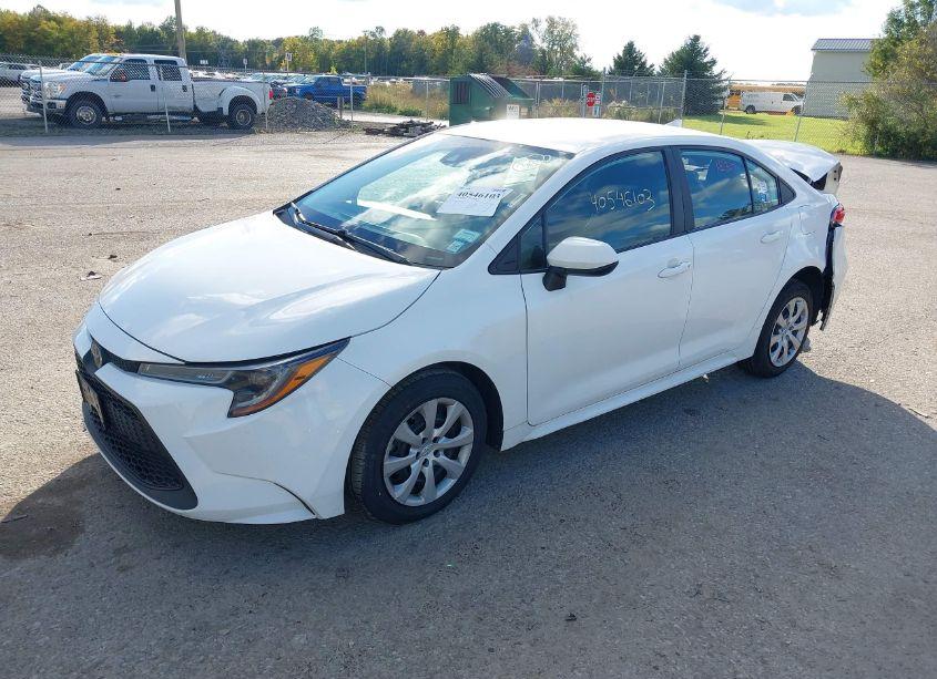Photo 2 of 2020 Toyota Corolla LE (VIN 5YFEPRAEXLP064122)