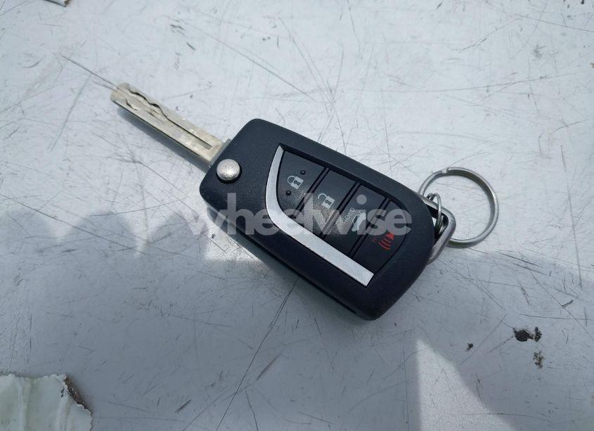 Photo 11 of 2020 Toyota Corolla LE (VIN 5YFEPRAEXLP070731)