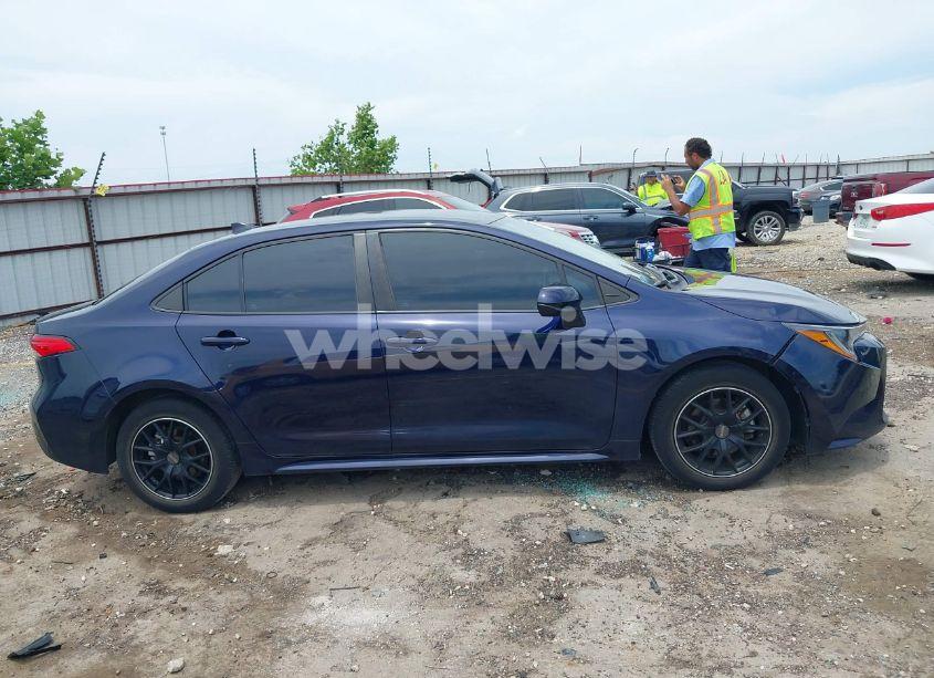 Photo 13 of 2020 Toyota Corolla LE (VIN 5YFEPRAEXLP070731)