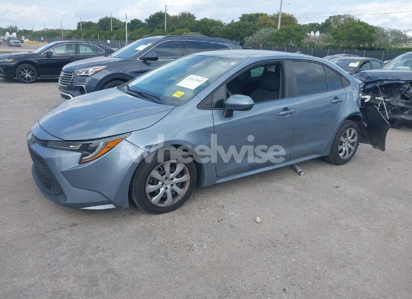 Photo 2 of 2020 Toyota Corolla LE (VIN 5YFEPRAEXLP083267)