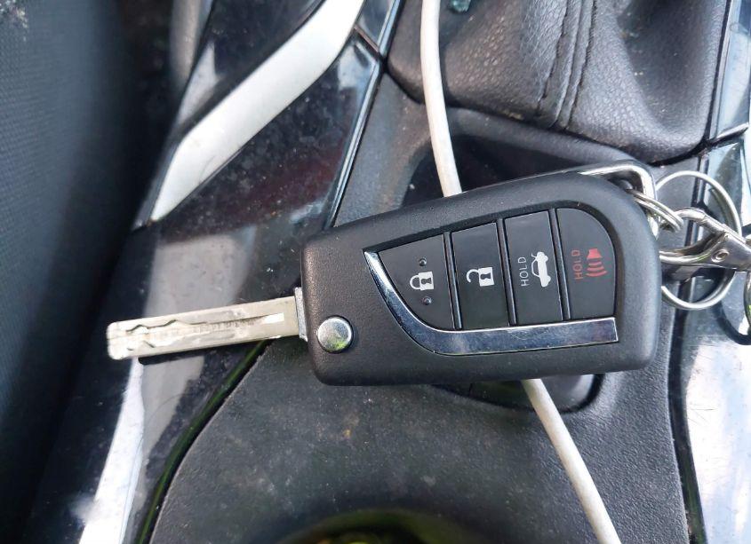 Photo 11 of 2020 Toyota Corolla LE (VIN 5YFEPRAEXLP084869)