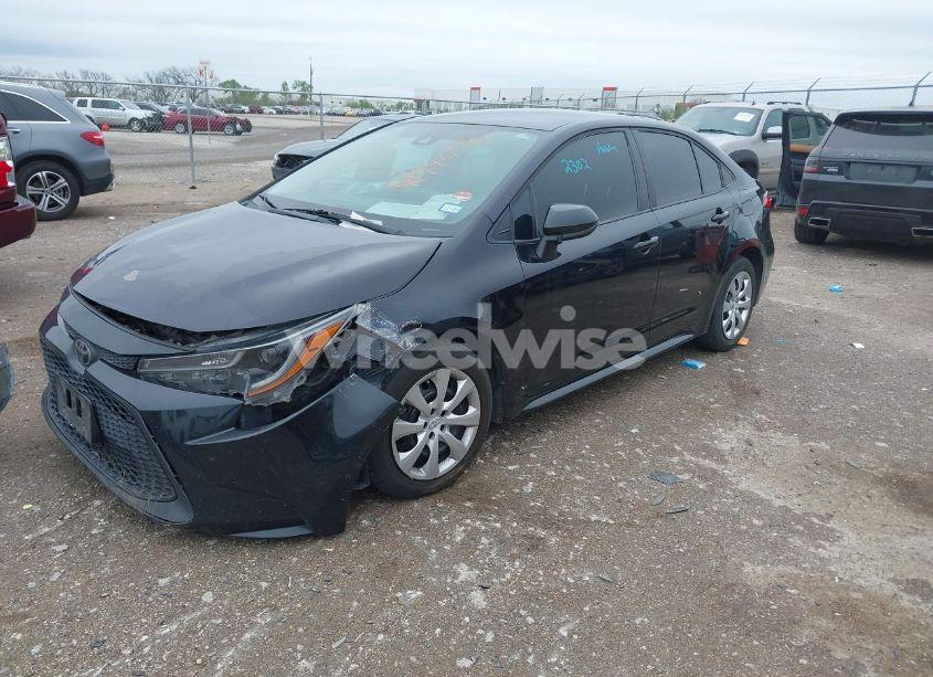 Photo 2 of 2020 Toyota Corolla LE (VIN 5YFEPRAEXLP094270)