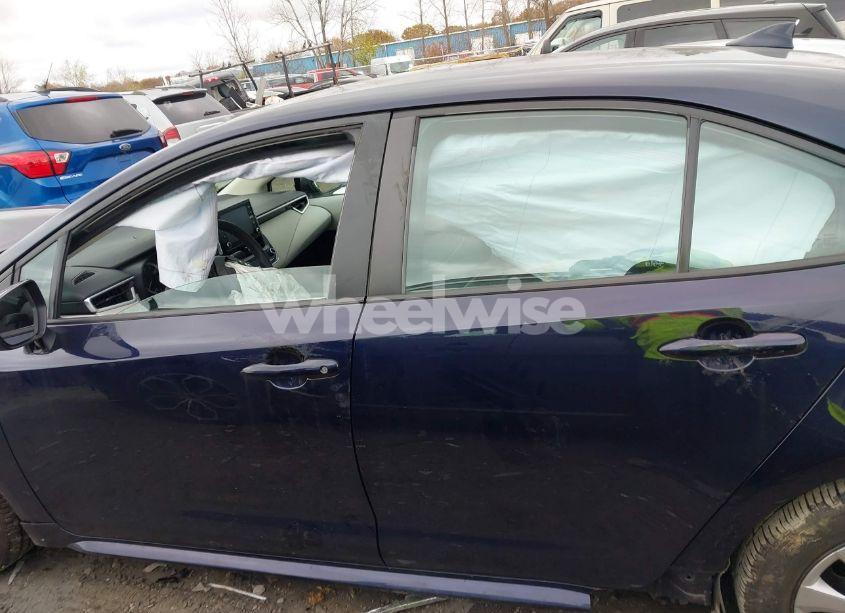 Photo 15 of 2020 Toyota Corolla LE (VIN 5YFEPRAEXLP096357)