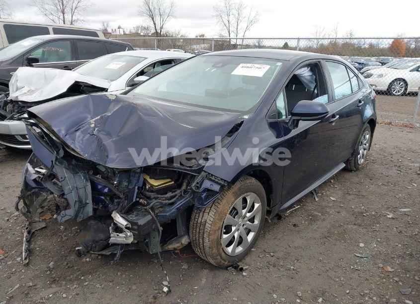 Photo 2 of 2020 Toyota Corolla LE (VIN 5YFEPRAEXLP096357)