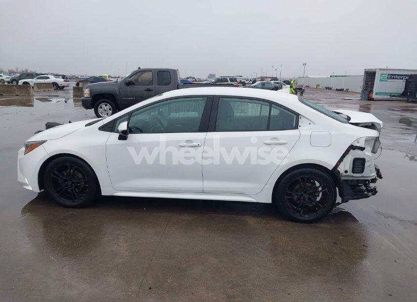 Photo 15 of 2020 Toyota Corolla LE (VIN 5YFEPRAEXLP097623)