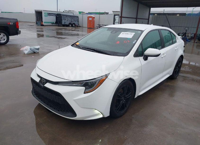 Photo 2 of 2020 Toyota Corolla LE (VIN 5YFEPRAEXLP097623)