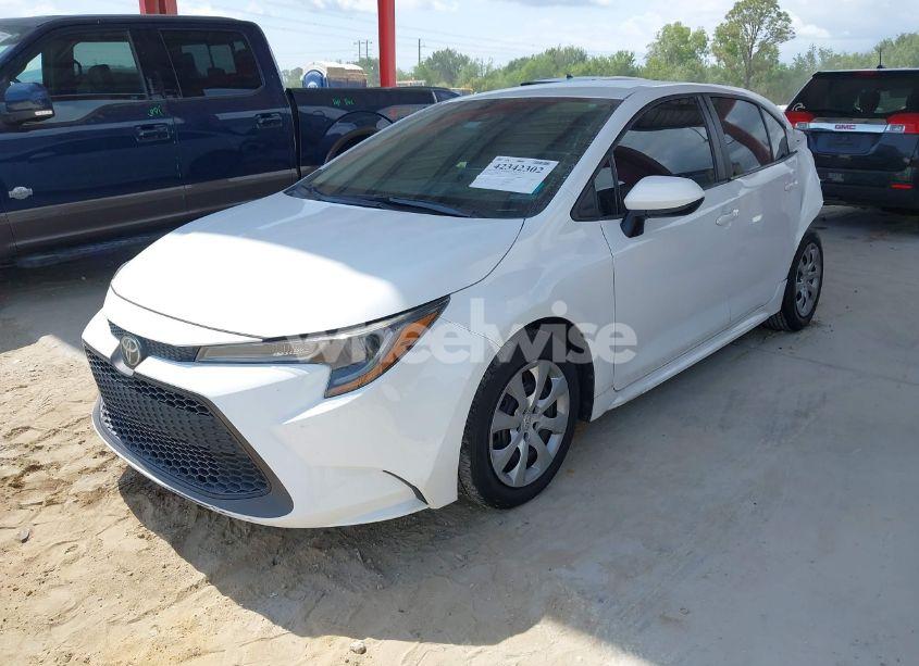 Photo 2 of 2020 Toyota Corolla LE (VIN 5YFEPRAEXLP101119)