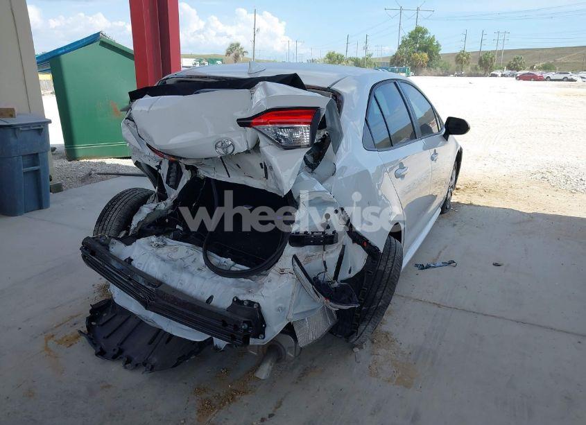 Photo 4 of 2020 Toyota Corolla LE (VIN 5YFEPRAEXLP101119)