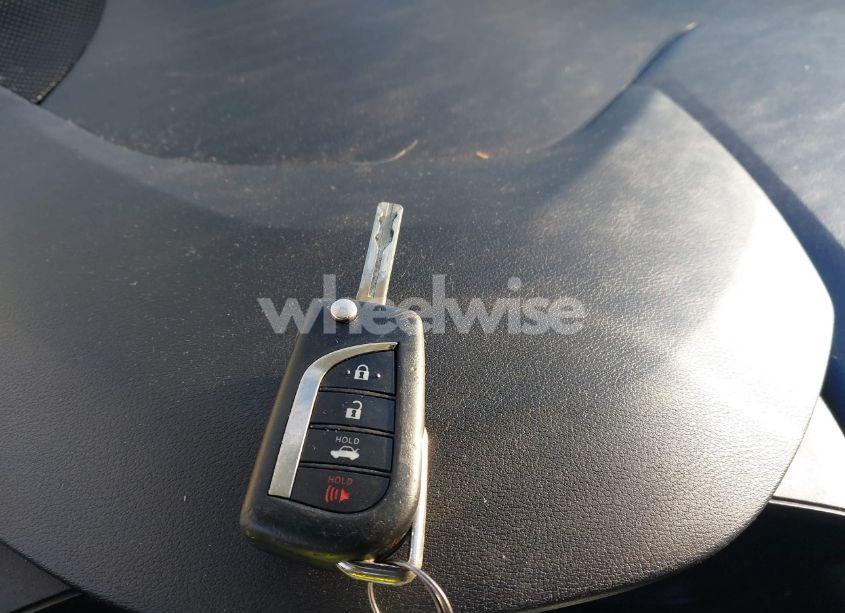 Photo 11 of 2020 Toyota Corolla LE (VIN 5YFEPRAEXLP106384)