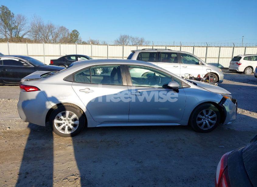 Photo 13 of 2020 Toyota Corolla LE (VIN 5YFEPRAEXLP106384)