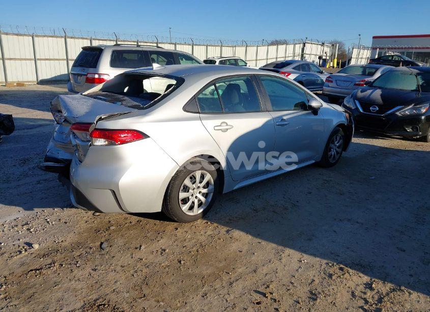 Photo 4 of 2020 Toyota Corolla LE (VIN 5YFEPRAEXLP106384)