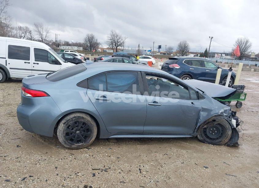 Photo 13 of 2020 Toyota Corolla LE (VIN 5YFEPRAEXLP128255)