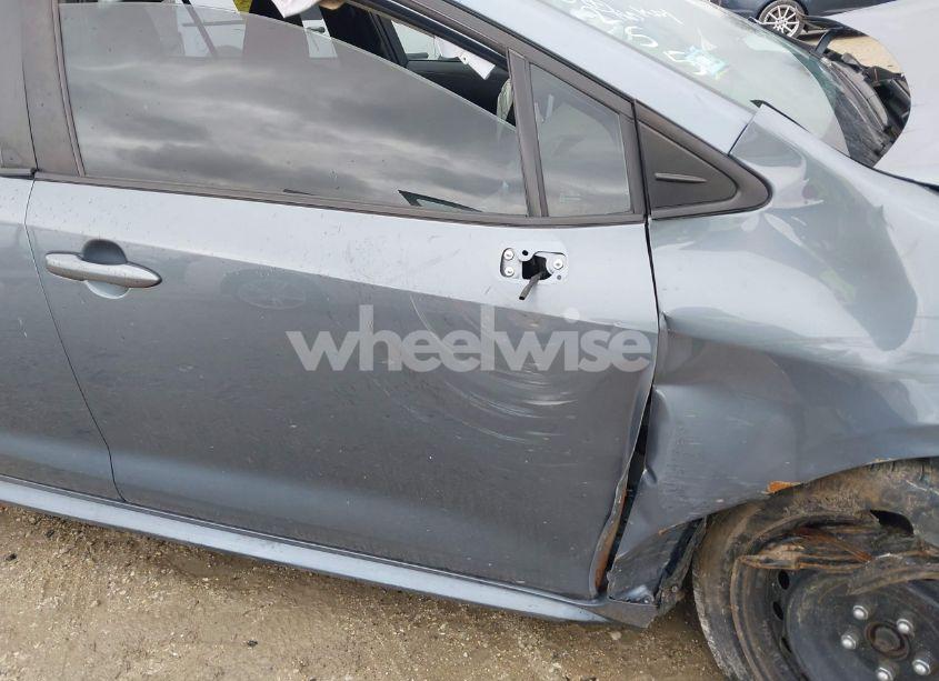 Photo 19 of 2020 Toyota Corolla LE (VIN 5YFEPRAEXLP128255)