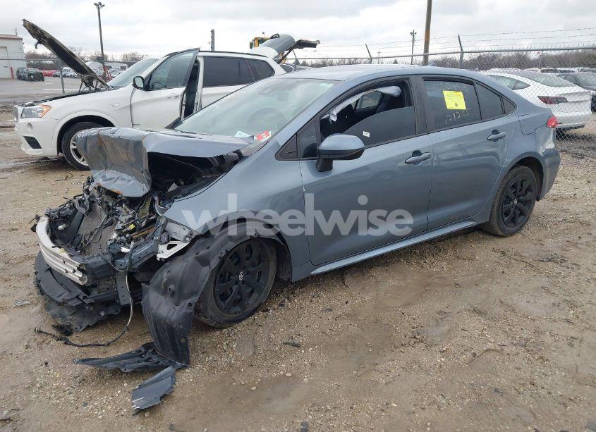 Photo 2 of 2020 Toyota Corolla LE (VIN 5YFEPRAEXLP128255)