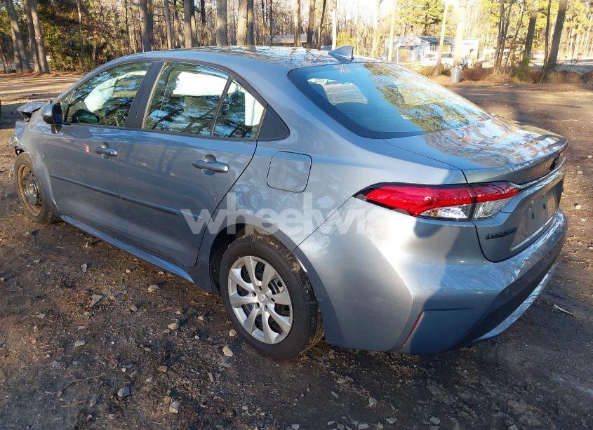 Photo 3 of 2020 Toyota Corolla LE (VIN 5YFEPRAEXLP133343)