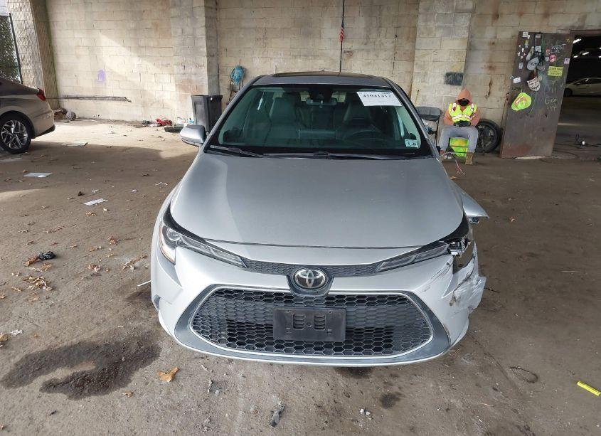 Photo 12 of 2021 Toyota Corolla XLE (VIN 5YFFPMAE1MP201635)