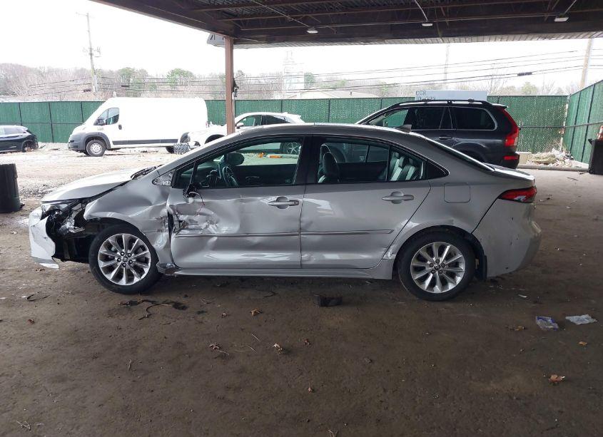 Photo 14 of 2021 Toyota Corolla XLE (VIN 5YFFPMAE1MP201635)