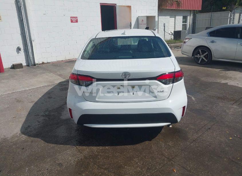 Photo 16 of 2022 Toyota Corolla XLE (VIN 5YFFPMAE2NP315127)