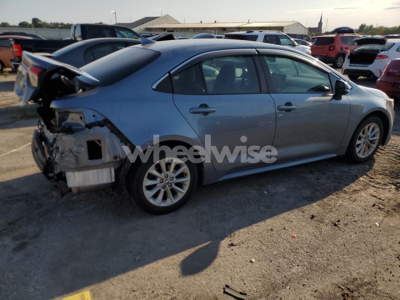 Photo 3 of 2021 TOYOTA COROLLA XLE (VIN 5YFFPMAE5MP227395)