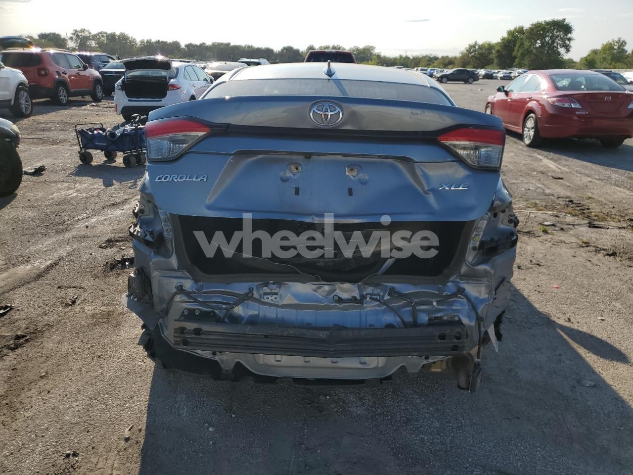 Photo 6 of 2021 TOYOTA COROLLA XLE (VIN 5YFFPMAE5MP227395)