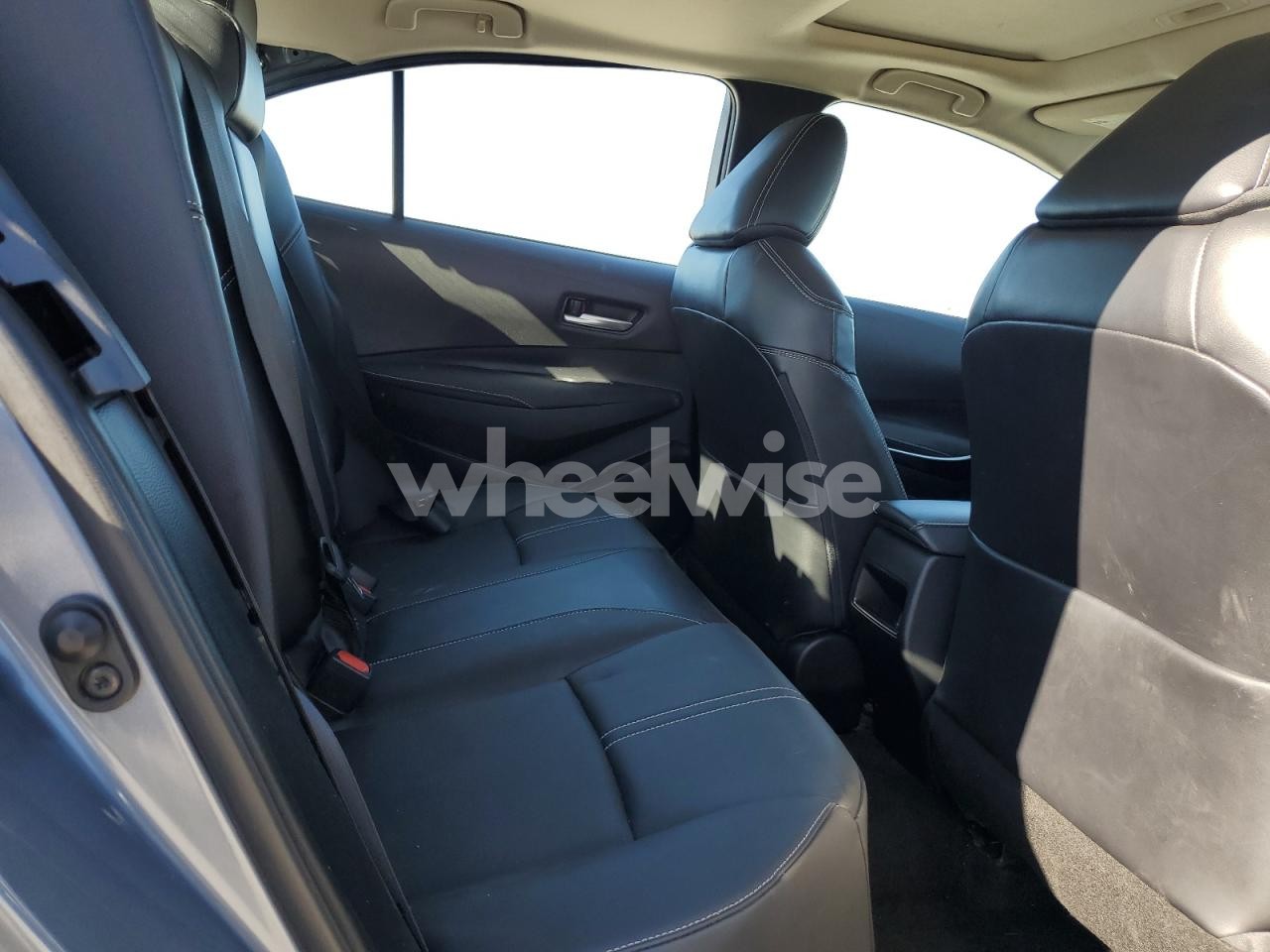 Photo 10 of 2022 TOYOTA COROLLA XLE (VIN 5YFFPMAE6NP325949)