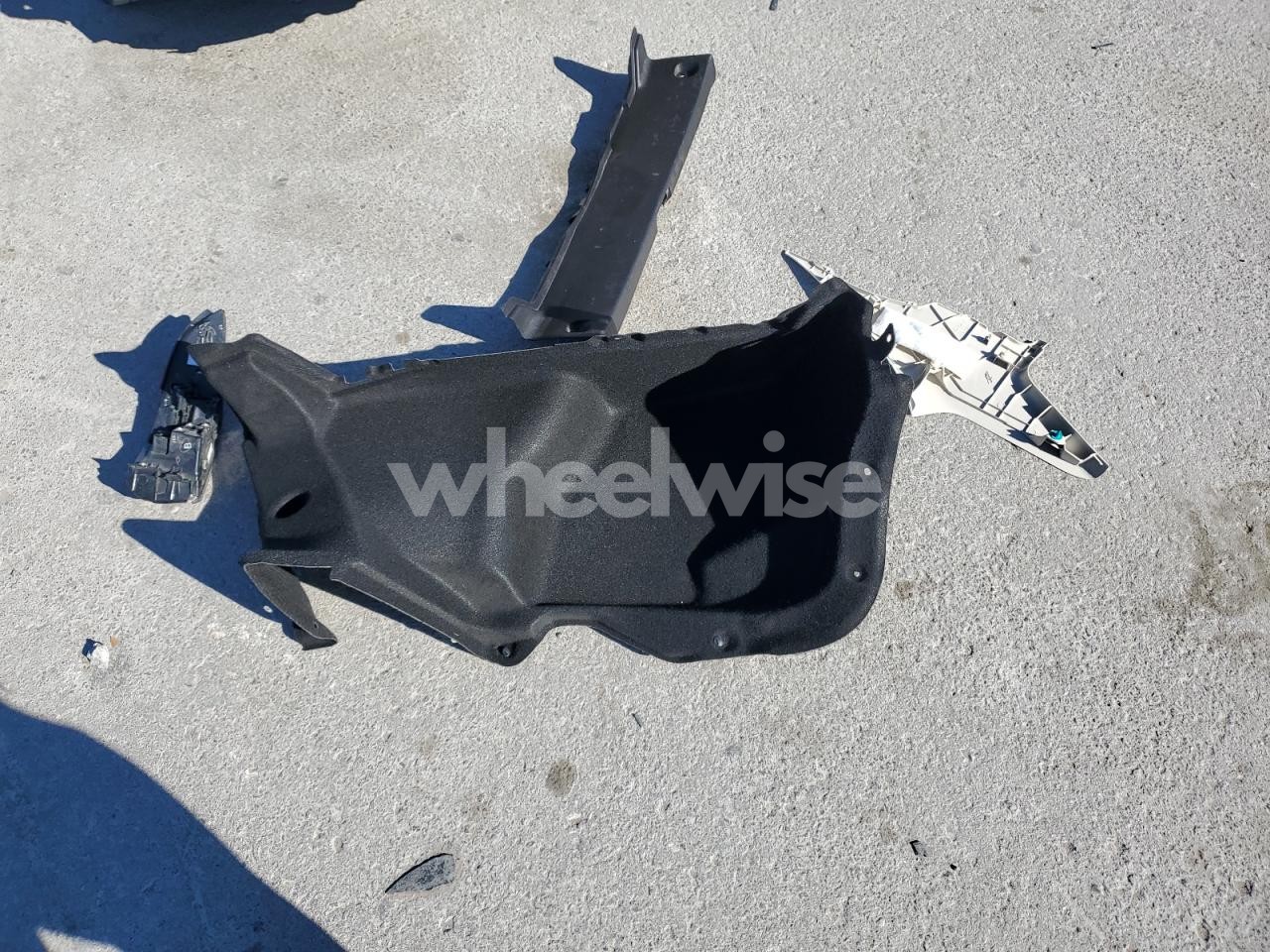 Photo 12 of 2022 TOYOTA COROLLA XLE (VIN 5YFFPMAE6NP325949)