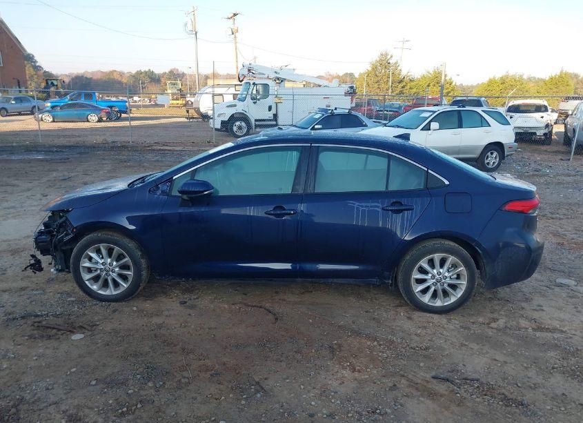 Photo 14 of 2022 Toyota Corolla XLE (VIN 5YFFPMAE8NP378149)