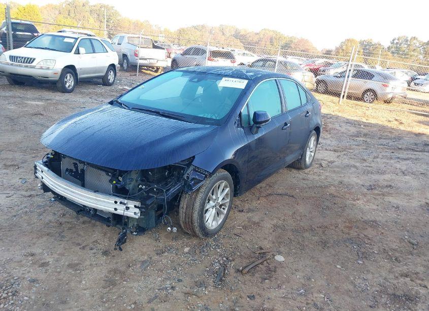 Photo 2 of 2022 Toyota Corolla XLE (VIN 5YFFPMAE8NP378149)