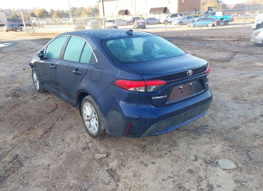 Photo 3 of 2022 Toyota Corolla XLE (VIN 5YFFPMAE8NP378149)