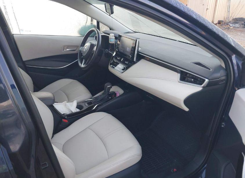 Photo 5 of 2022 Toyota Corolla XLE (VIN 5YFFPMAE8NP378149)