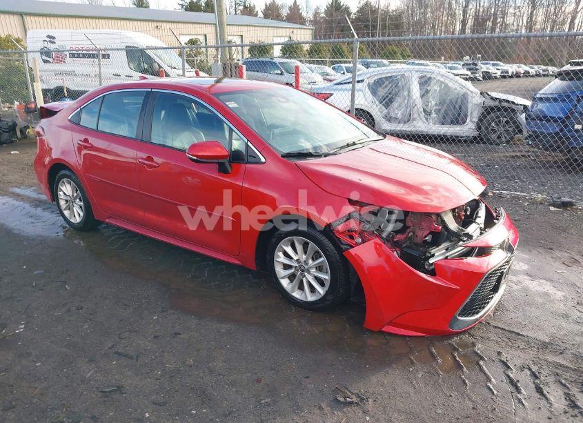 2021 Toyota Corolla XLE (VIN 5YFFPMAE9MP194966) main photo