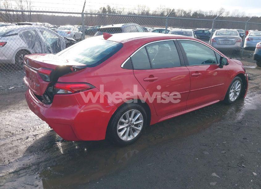 Photo 4 of 2021 Toyota Corolla XLE (VIN 5YFFPMAE9MP194966)