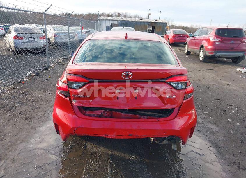 Photo 6 of 2021 Toyota Corolla XLE (VIN 5YFFPMAE9MP194966)