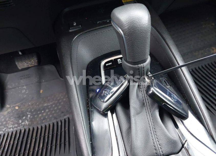 Photo 11 of 2020 Toyota Corolla XLE (VIN 5YFFPRAE2LP048324)