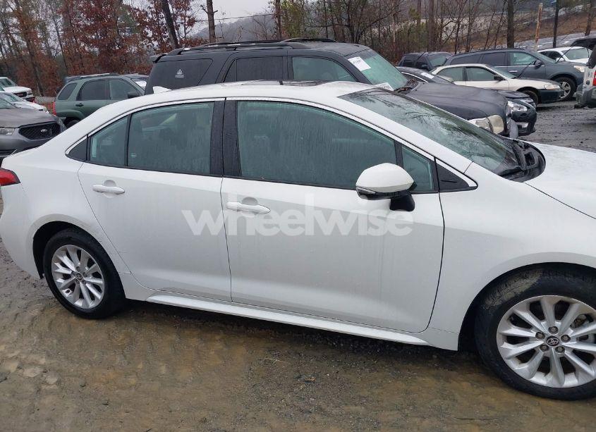 Photo 14 of 2020 Toyota Corolla XLE (VIN 5YFFPRAE2LP048324)