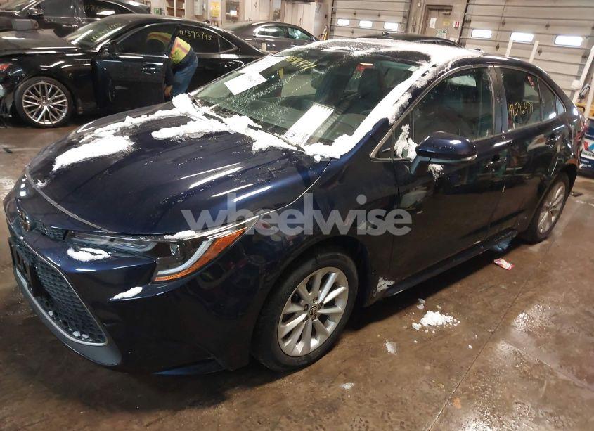 Photo 2 of 2020 Toyota Corolla XLE (VIN 5YFFPRAE7LP050098)