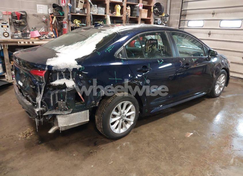 Photo 4 of 2020 Toyota Corolla XLE (VIN 5YFFPRAE7LP050098)