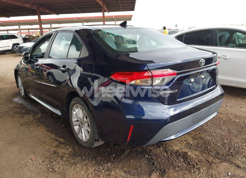 Photo 3 of 2022 Toyota Corolla LE (VIN 5YFHPMAE8NP334547)