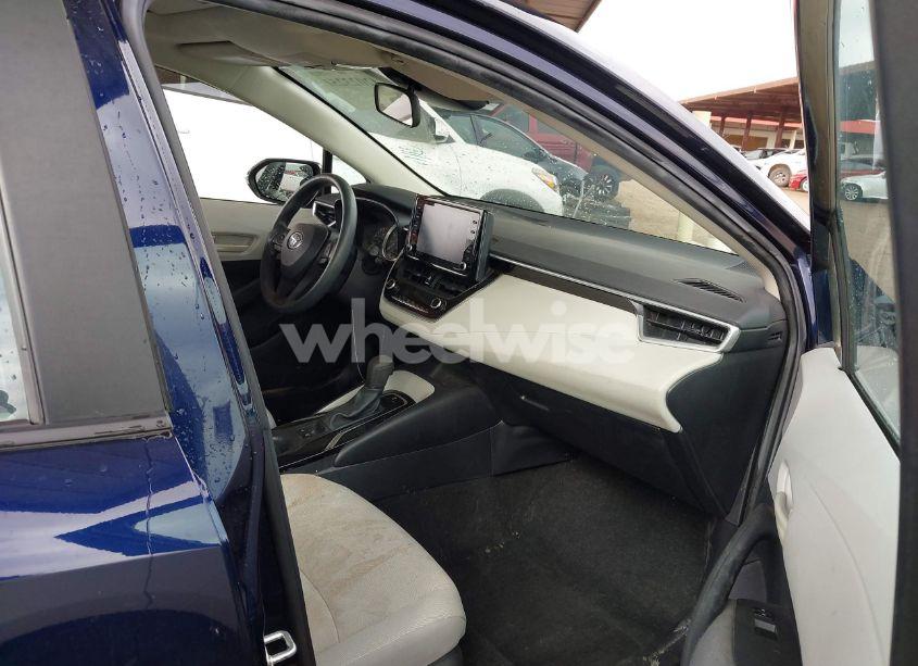 Photo 5 of 2022 Toyota Corolla LE (VIN 5YFHPMAE8NP334547)