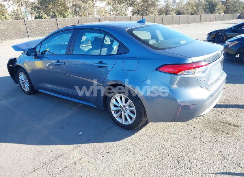 Photo 3 of 2020 Toyota Corolla LE (VIN 5YFHPRAE0LP134062)