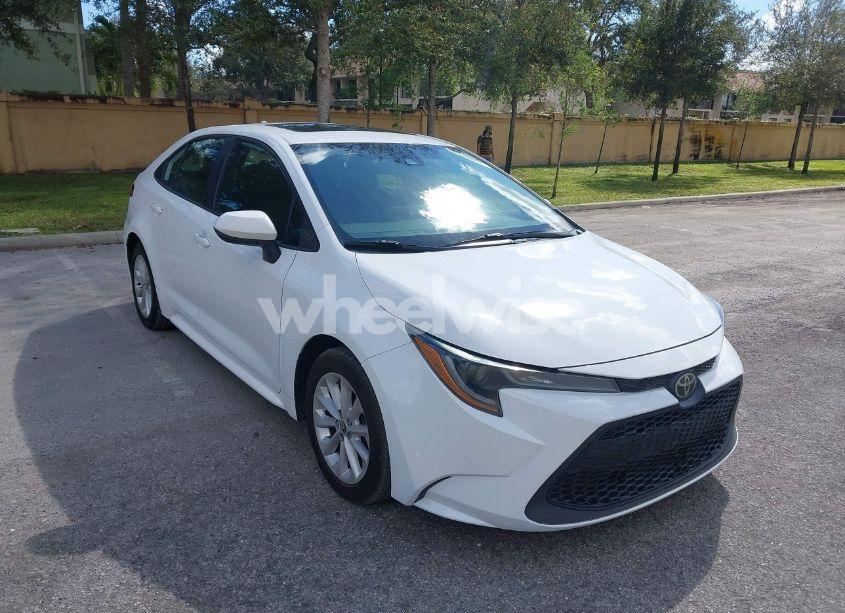 2020 Toyota Corolla LE (VIN 5YFHPRAE1LP086636) main photo