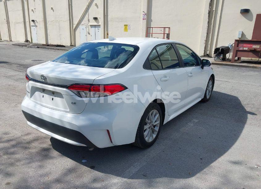 Photo 4 of 2020 Toyota Corolla LE (VIN 5YFHPRAE1LP086636)