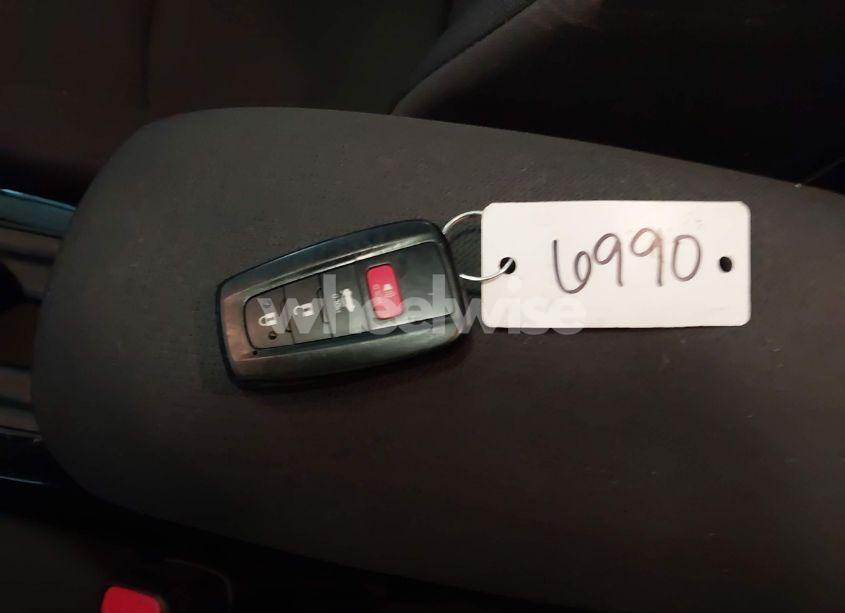 Photo 11 of 2020 Toyota Corolla LE (VIN 5YFHPRAE5LP012670)