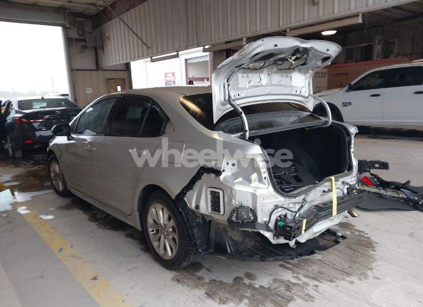 Photo 4 of 2020 Toyota Corolla LE (VIN 5YFHPRAE5LP012670)