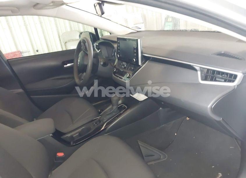 Photo 5 of 2020 Toyota Corolla LE (VIN 5YFHPRAE5LP012670)
