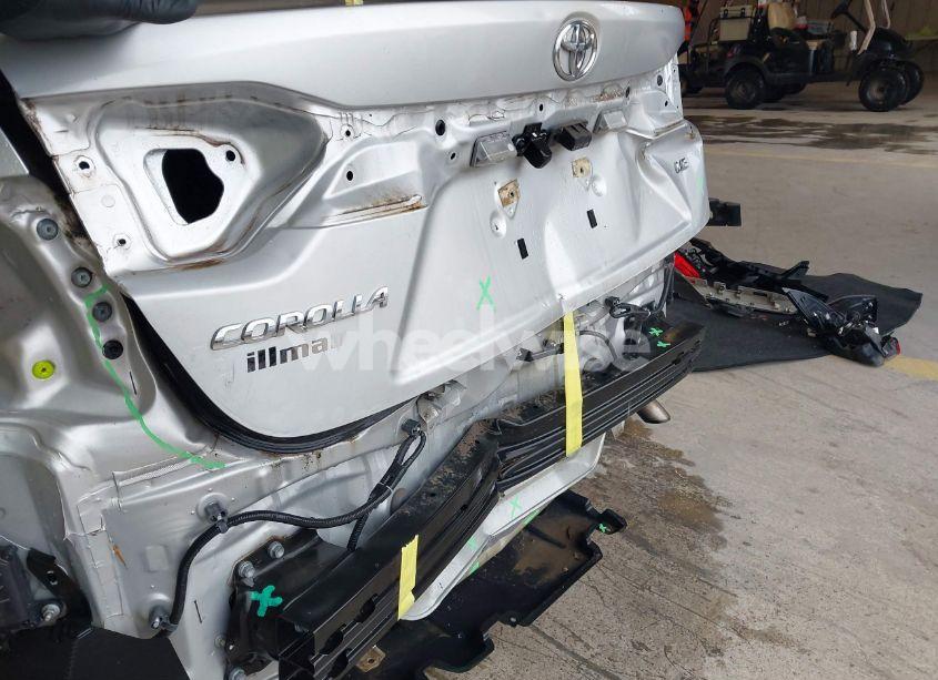 Photo 6 of 2020 Toyota Corolla LE (VIN 5YFHPRAE5LP012670)