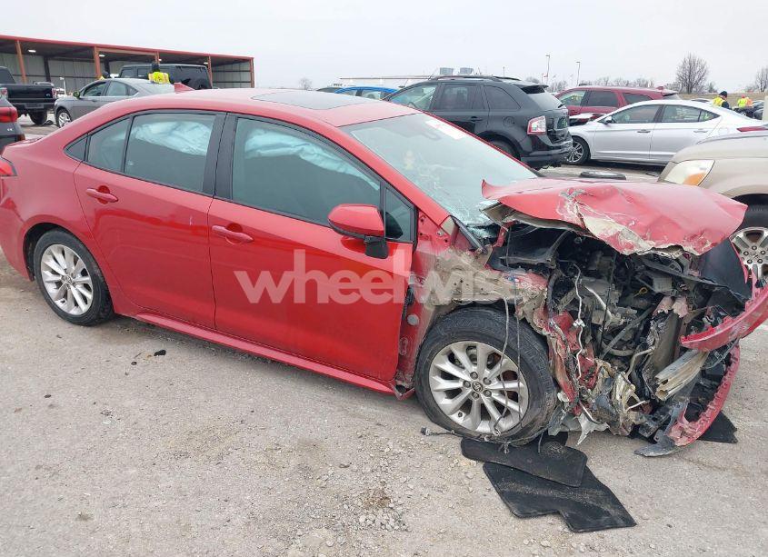 2020 Toyota Corolla LE (VIN 5YFHPRAE6LP065426) main photo