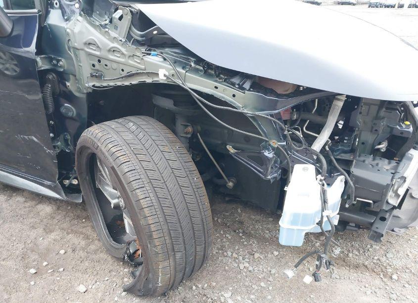 Photo 18 of 2022 Toyota Corolla SE 6MT (VIN 5YFM4MCE1NP130919)