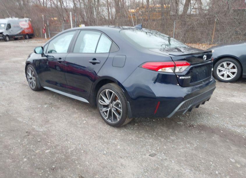 Photo 3 of 2022 Toyota Corolla SE 6MT (VIN 5YFM4MCE1NP130919)